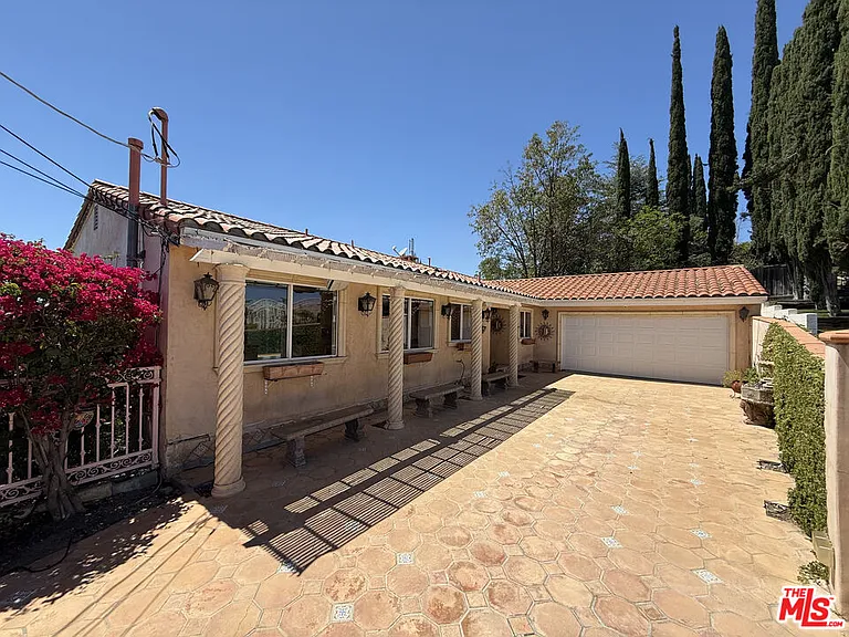 4613 Reforma Rd — Photo 2