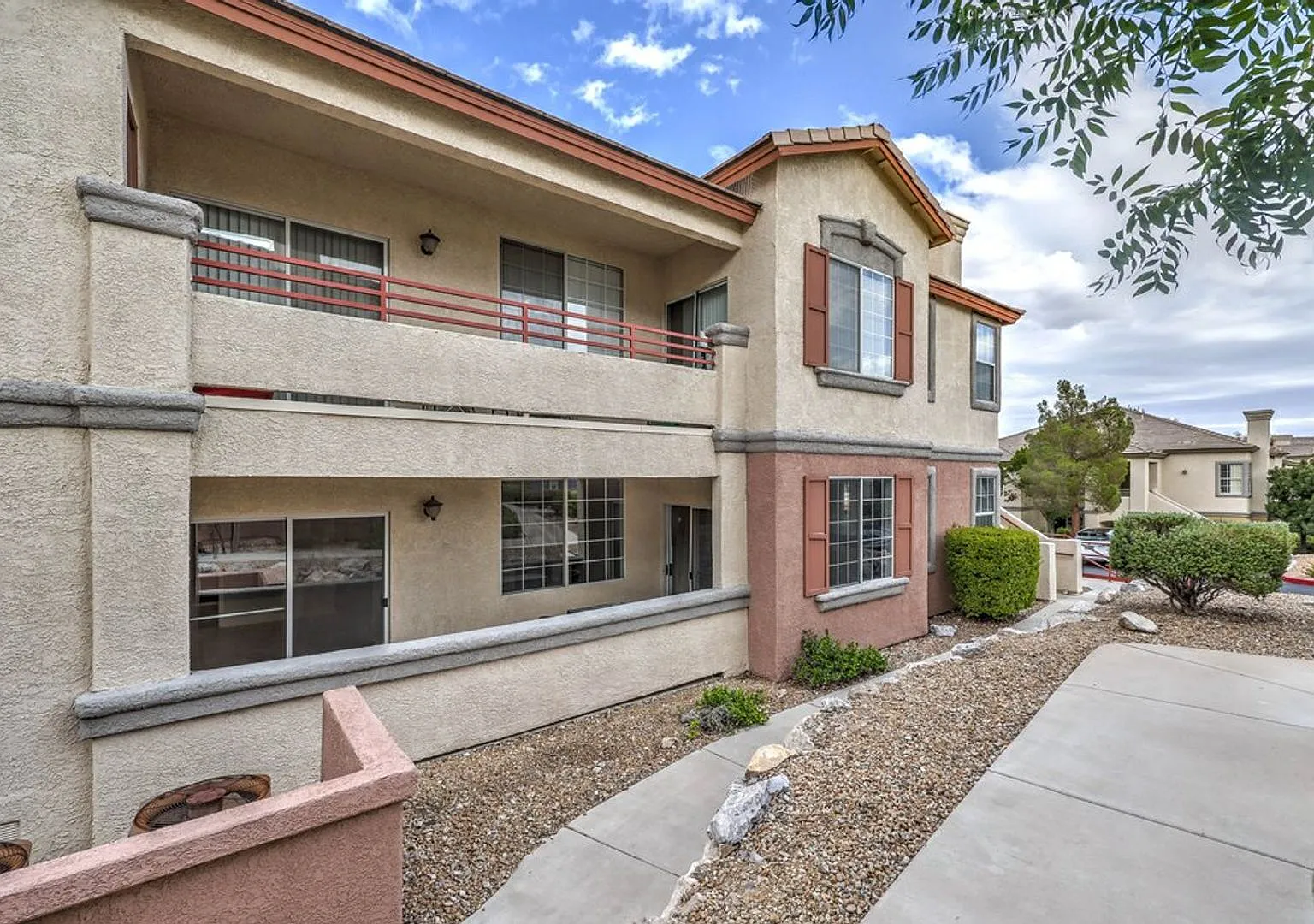 First-Floor 3BR/2BA Gated Condo with Resort-Style Pool & Spa — Photo 3