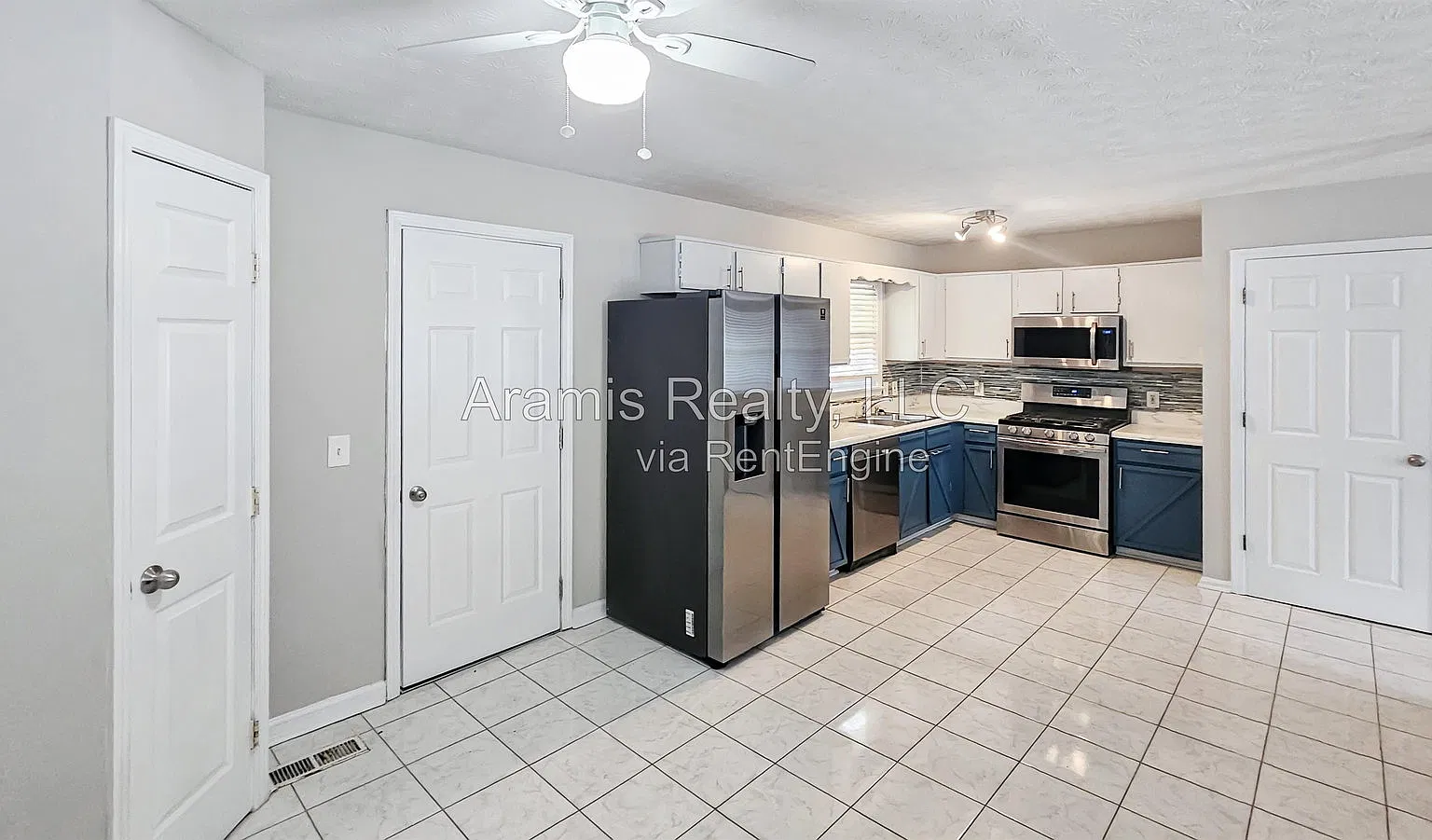3 bed, 2.0 bath, 1200 sqft, $1,695 — Photo 3