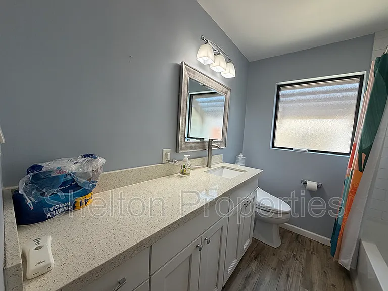 2514 E Fairmount Ave — Photo 13
