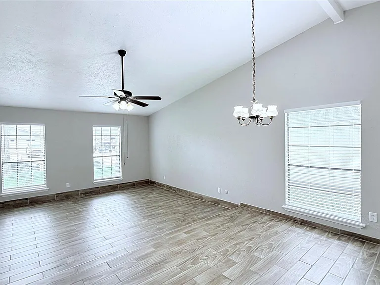 15507 Mira Monte Dr — Photo 7