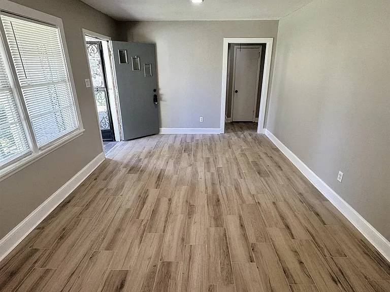 4669 Durbin Ave — Photo 4