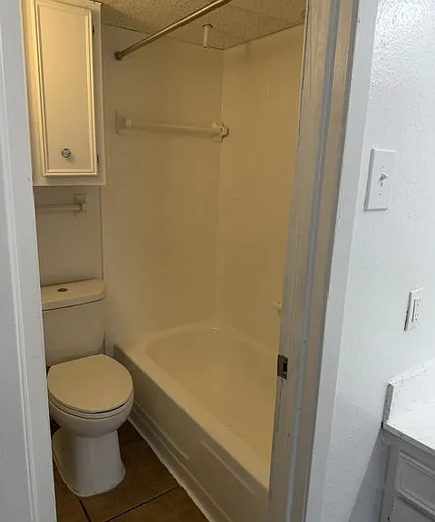 3737 Hillcroft Apartments — Photo 46