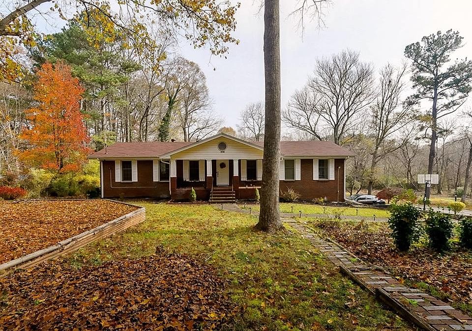 2nd image of 6136 Oakridge Dr