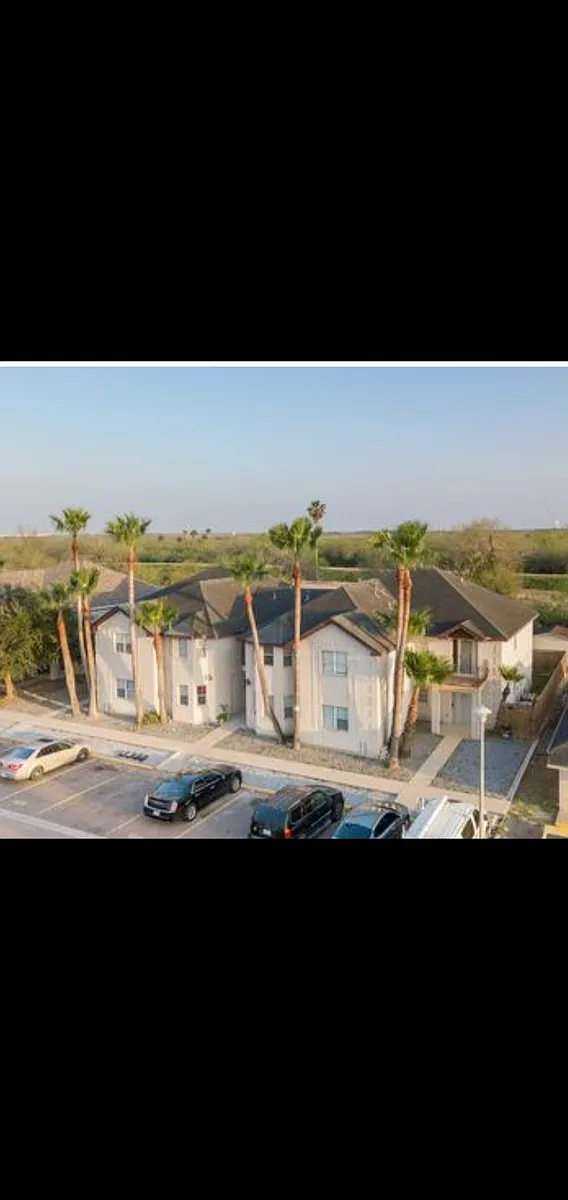 Building Photo - 1800 Oasis Dr #102