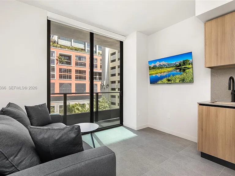 121 NE 5th St #510 — Photo 9