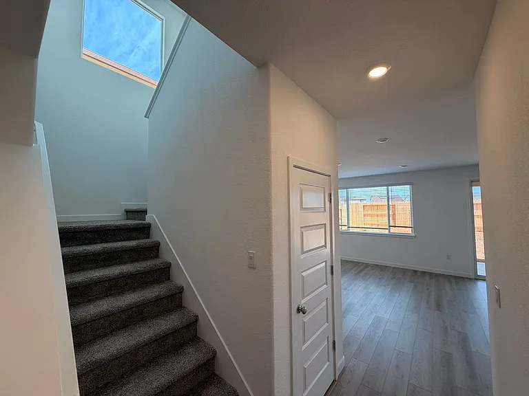 12629 Hereford Ave — Photo 7
