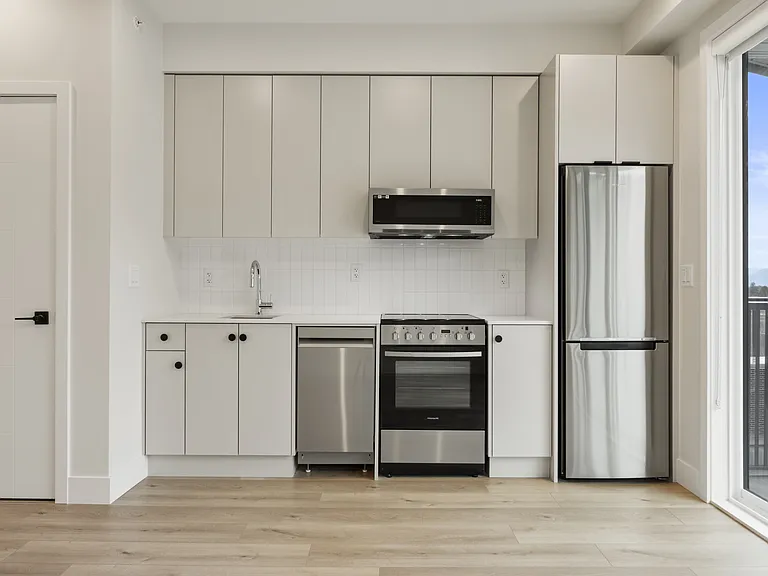 45511 Campus Dr — Photo 38