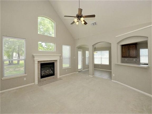 5th image of 130 N Hawthorne Hollow Cir