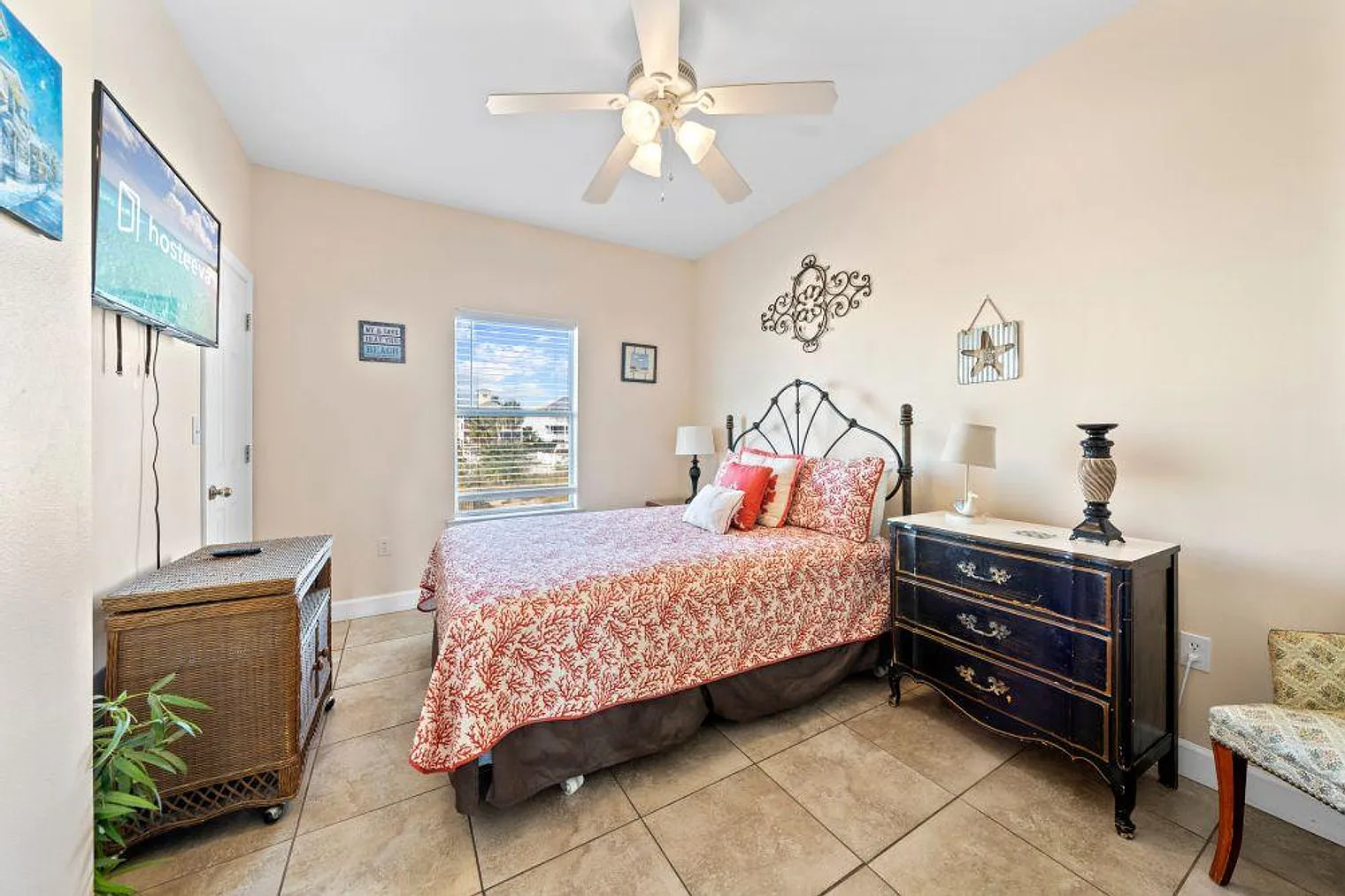 3 bed, 3.0 bath, 1496 sqft, $4,575 — Photo 4