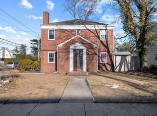 200 Asbury Ave, Westbury, NY 11590