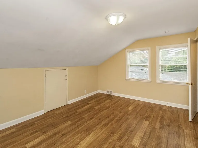 1413 Lake St NE — Photo 18