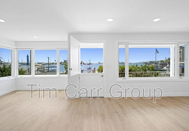 112 S Bayfront — Photo 5