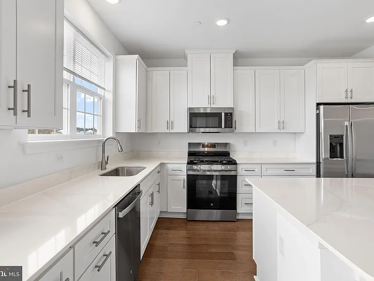 136 Ada Hightower Ave — Photo 12