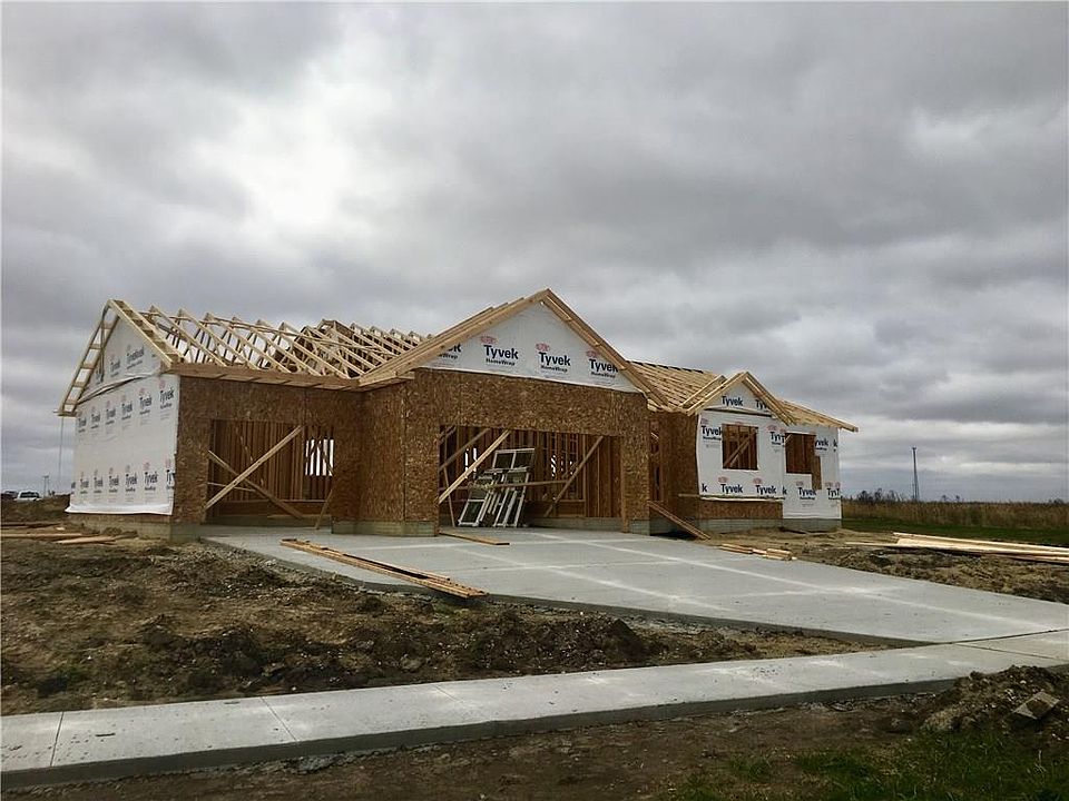 2nd image of 815 Ballard Dr