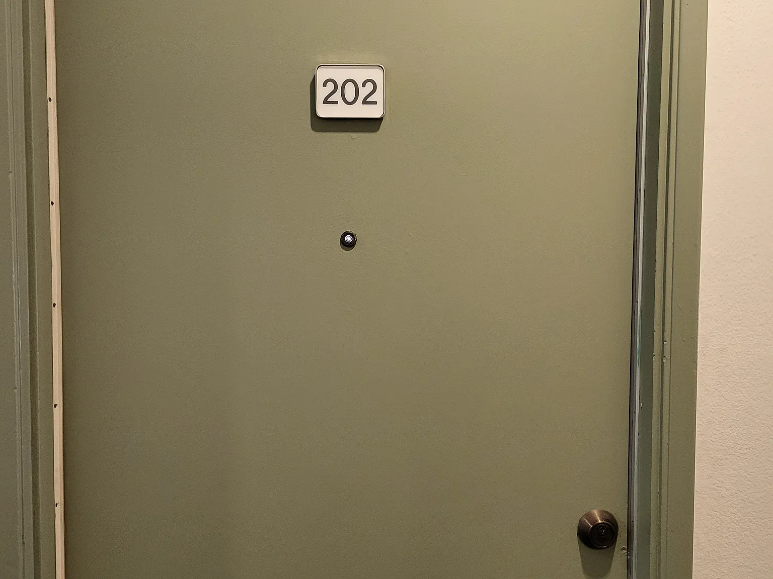 2 bed, 910 sqft, $2,500 — Photo 2