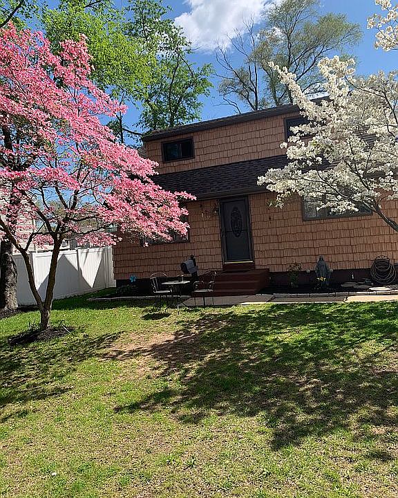 2nd image of 348 Park Ave
