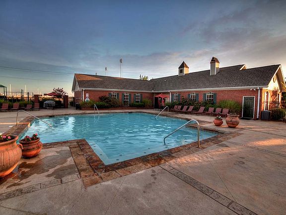 Sparkling Swimming Pool