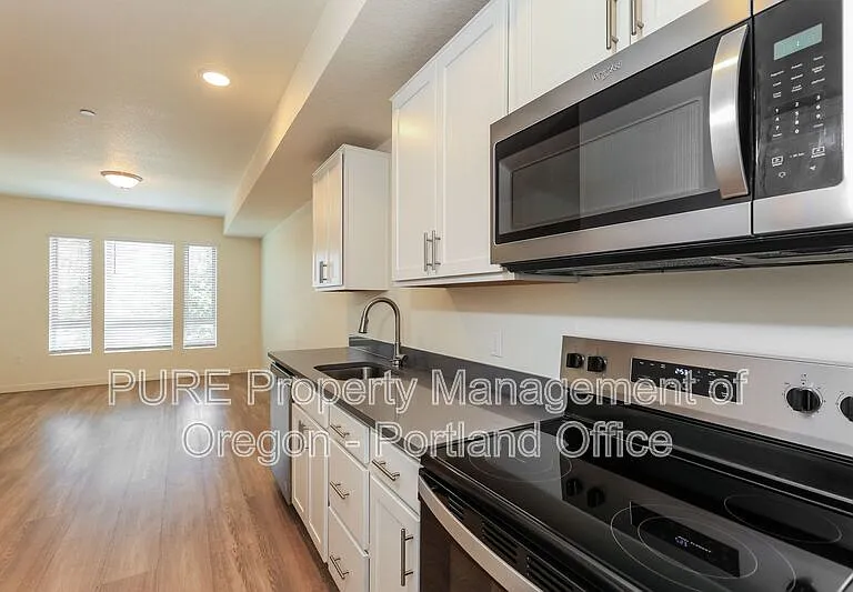 Halsey Crossing Apartments — Photo 45