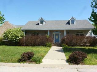 309 E Oak Grove Dr, Athens, IL 62613