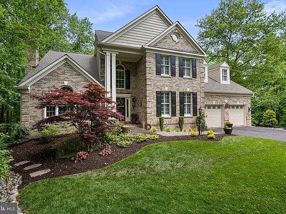 2nd image of 7915 Bracksford Ct