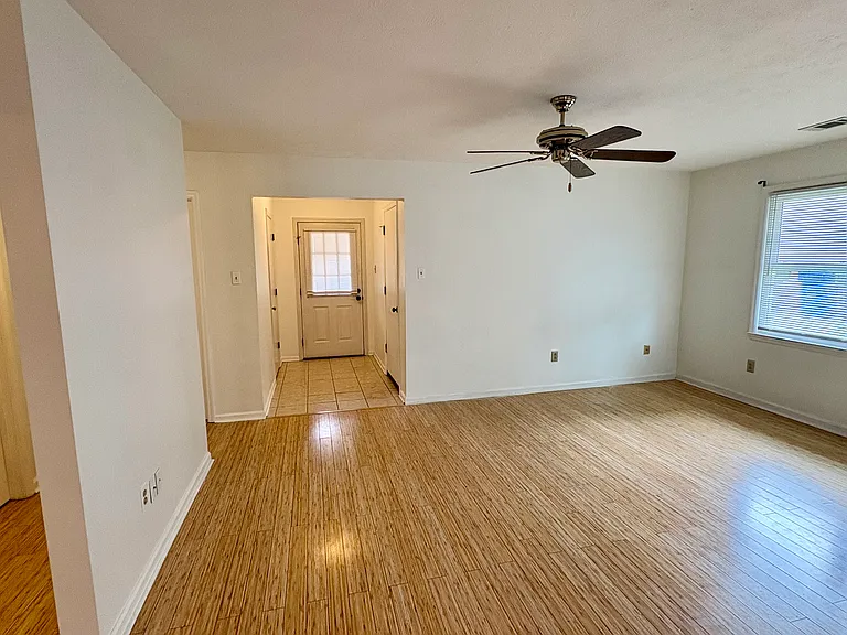 2202 Storey Ct — Photo 4