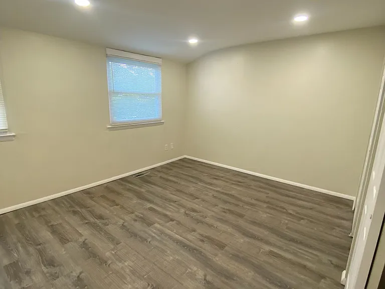 230 Hill Rise — Photo 3