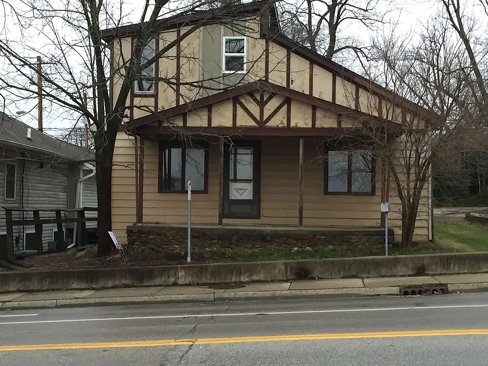 1222 W Kirkwood