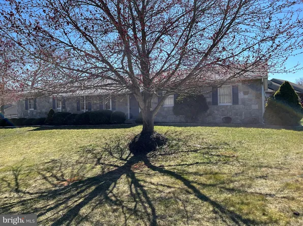 213 Spruce St, Denver, PA 17517