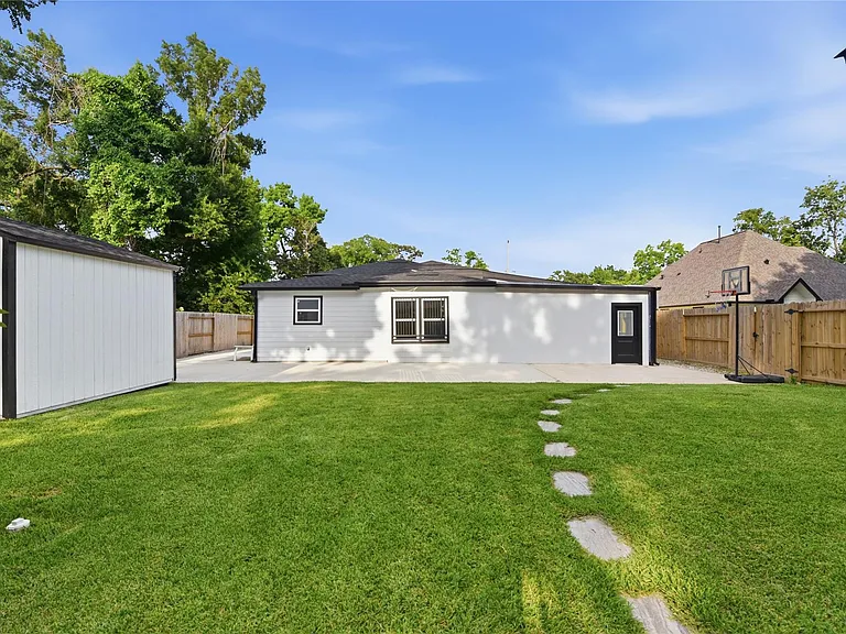 9403 Spaulding St — Photo 46