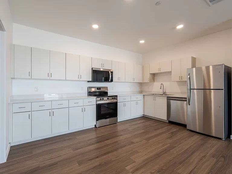Dahlia Village — Photo 20