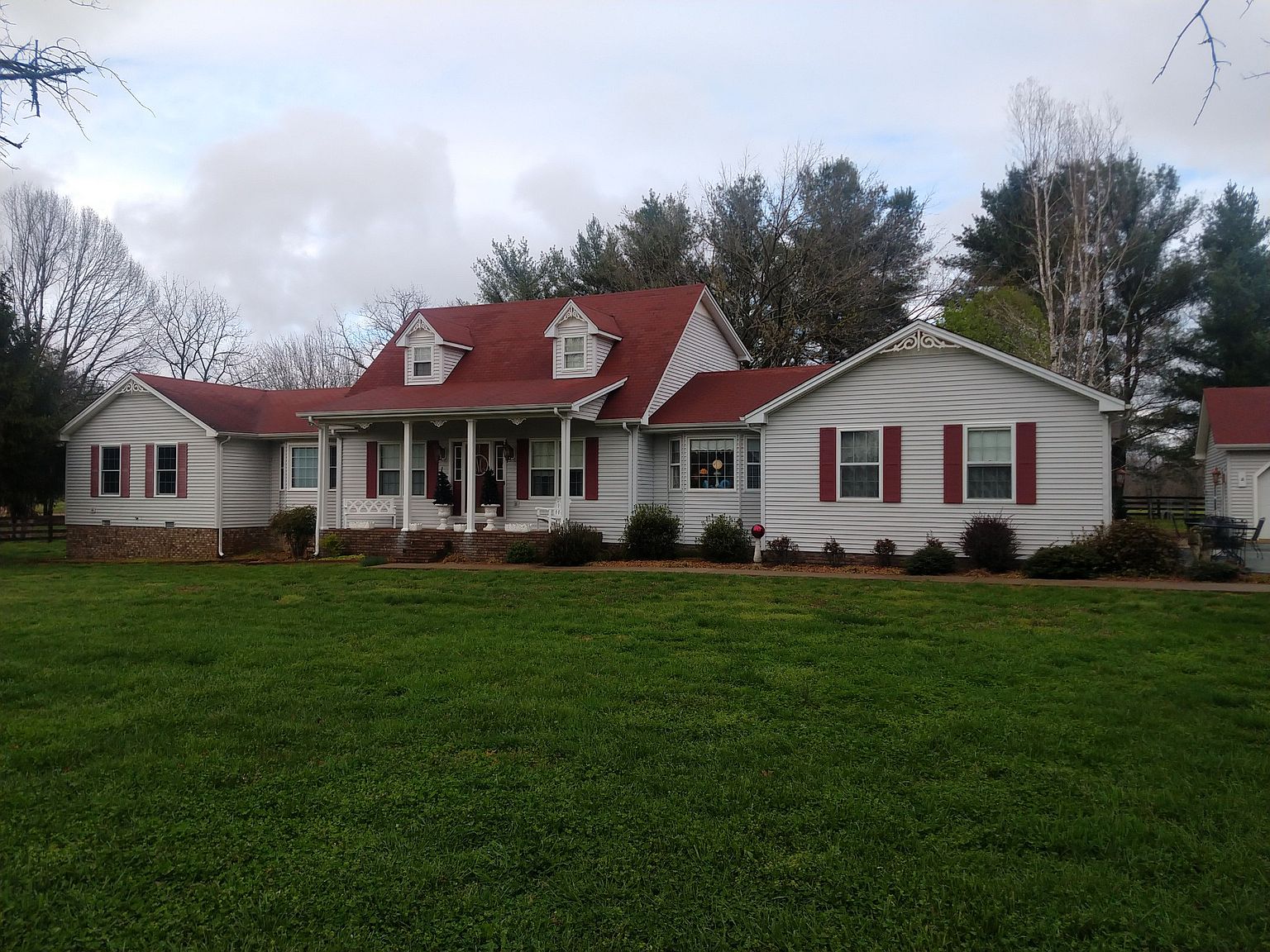 2056 Long Creek Rd Lafayette Tn 37083 Mls 2239087 Zillow