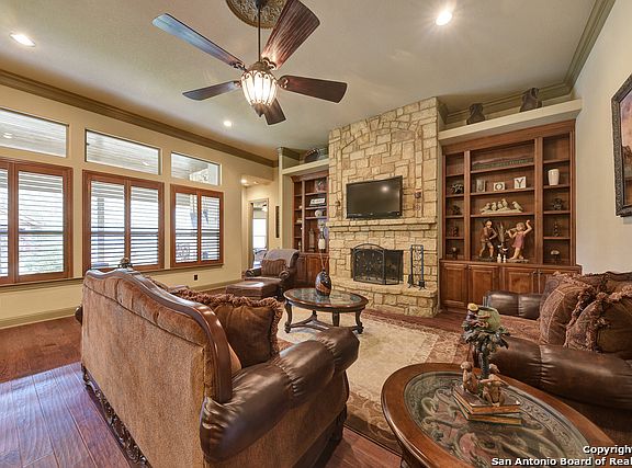 3rd image of 804 River Mountain Dr