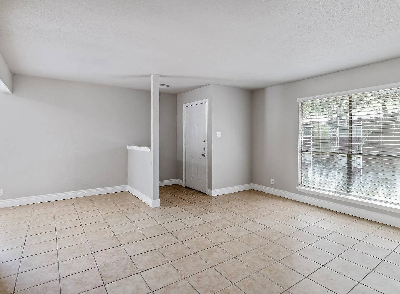 Green Oaks at Medical Apartments — Photo 4