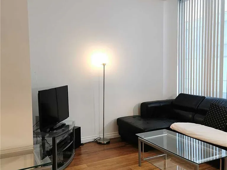832 Bay St #214 — Photo 5