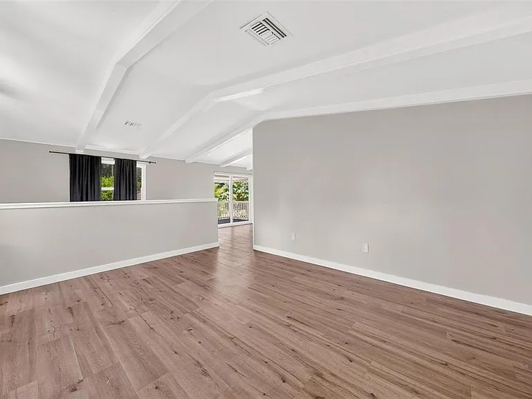 1099 Grove Ave — Photo 39