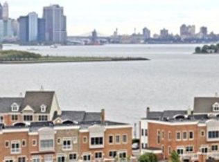 206-94 W Shearwater Ct, Jersey City, NJ 07307