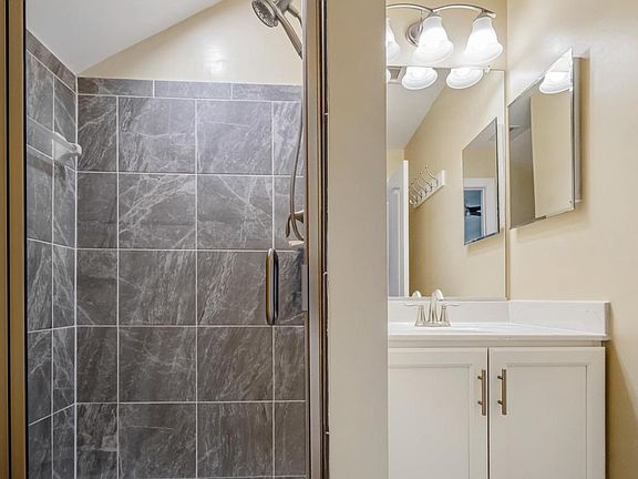 4th image of 805 Francis Harris Pl #C