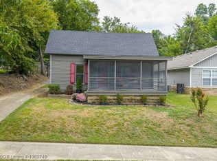 915 Cedar St, Van Buren, AR 72956