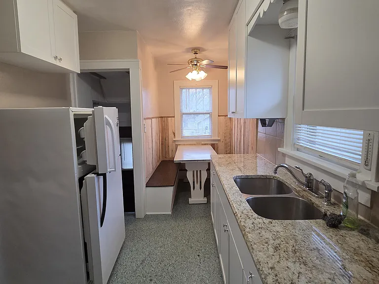 2400 S Henry St — Photo 13