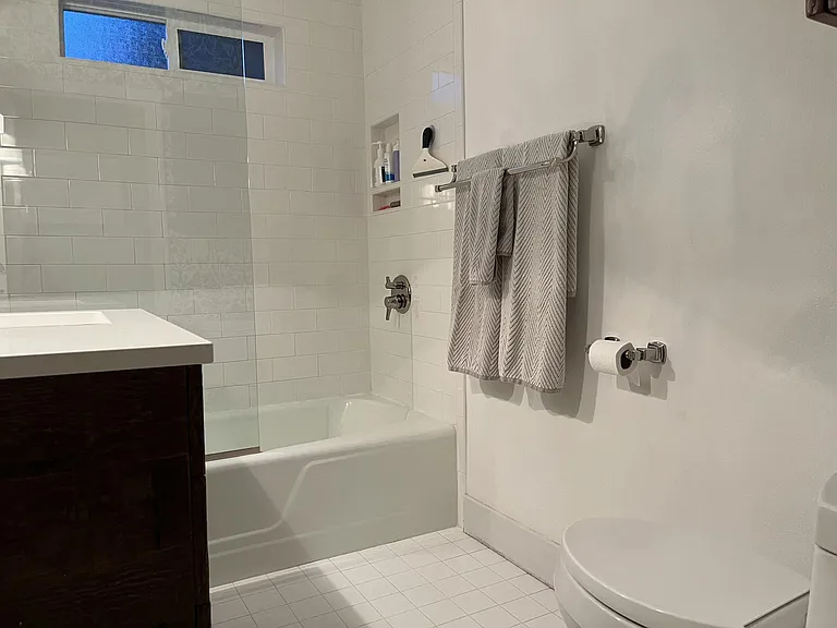 6935 N Fenwick Ave — Photo 14