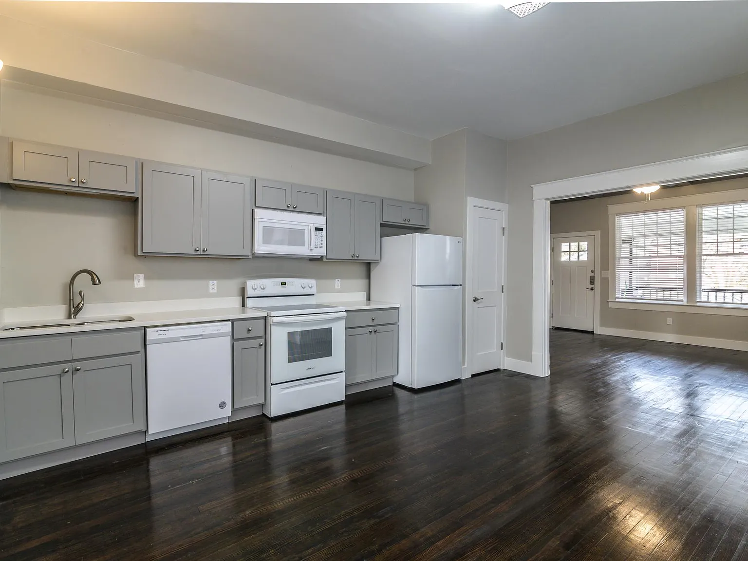 4602 E Side Ave — Photo 3