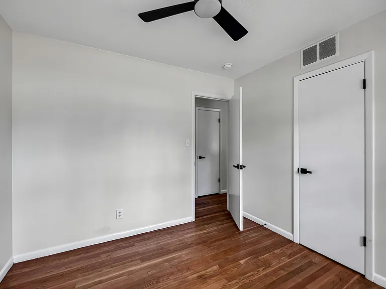 1306 Madison Ave — Photo 12