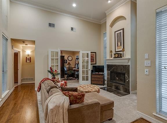 5th image of 250 Glenrose Ct