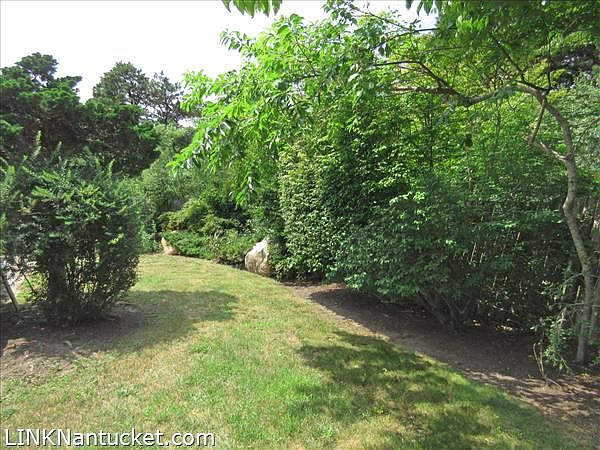 2nd image of 141 Hummock Pond Rd