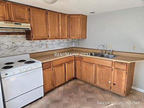 4th image of 101 3rd St APT 1