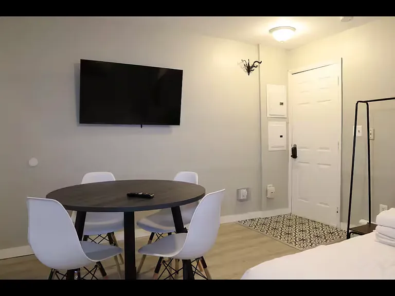 128 Coles St #GARDEN LEVEL — Photo 3