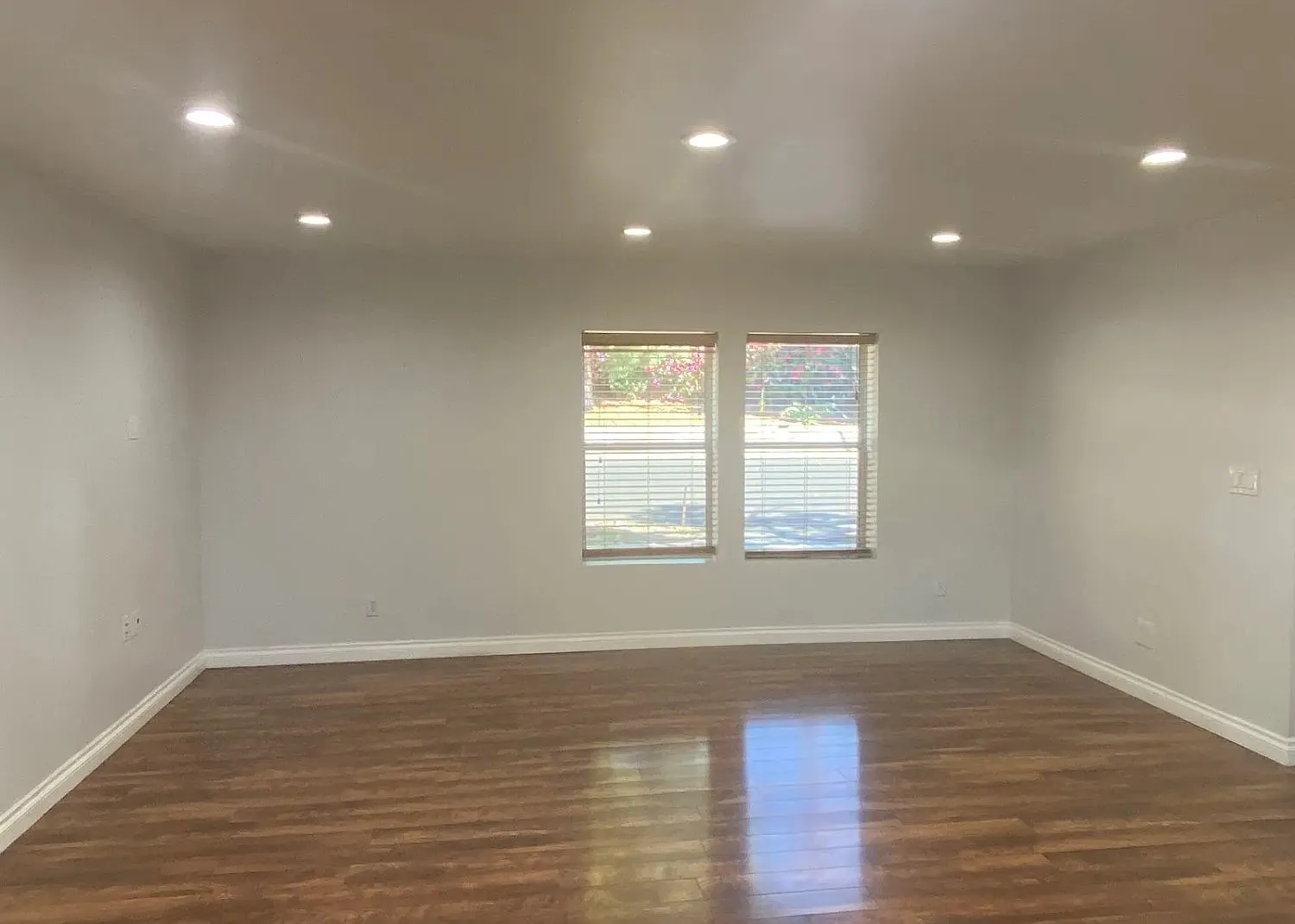 3 bed, 1660 sqft, $5,495 — Photo 2