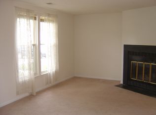 4662 Whitaker Pl, Woodbridge, VA 22193
