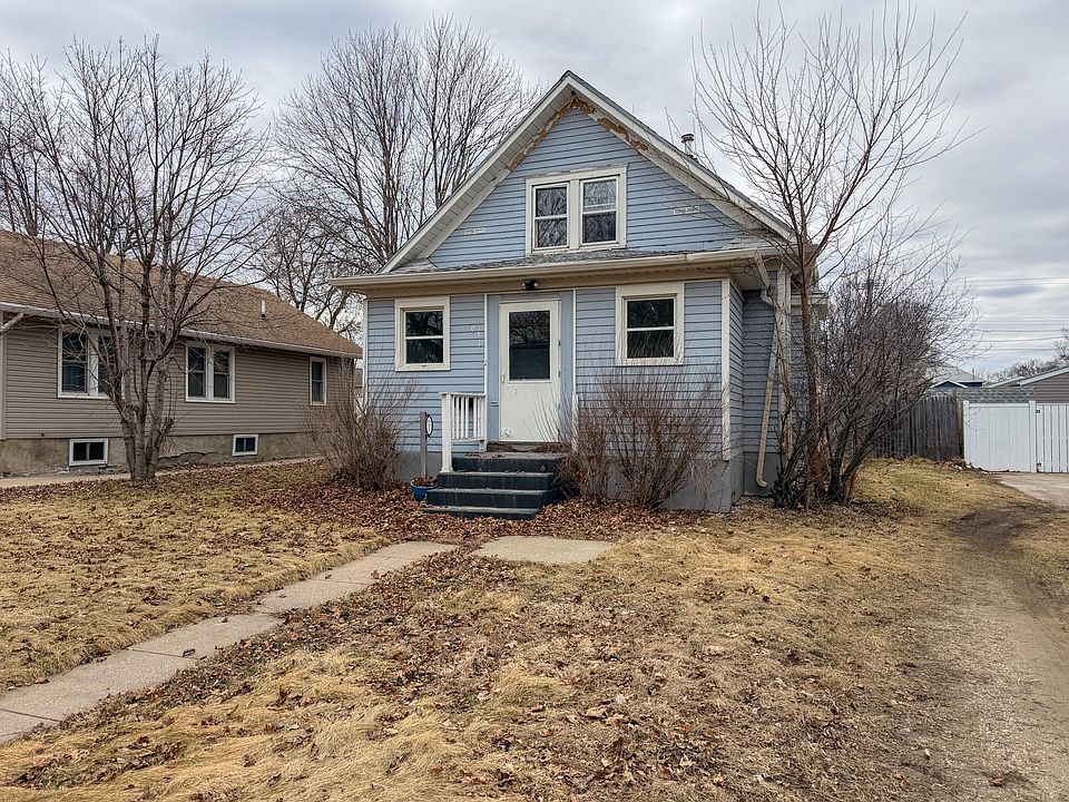 1st image of 931 Beach Ave SE